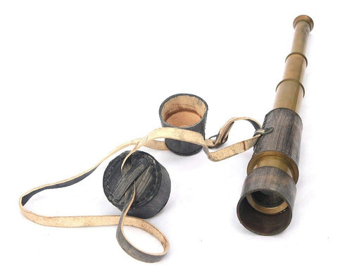 Telescopio Del Catalejo Antiguo De La Vendimia De La Lente